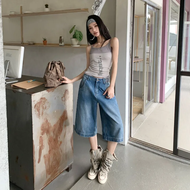 Summer 2026 Women American Retro Curve Capri Jeans Light Wash Back Embroidery Wide Leg Denim Y2K Korean Daily Street Pants