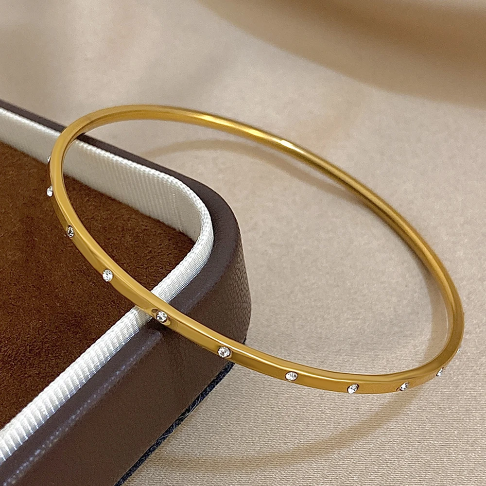 1 Stück minimalistisches vergoldetes Armband für Damen und Herren, schlichtes, schmales Armband aus Edelstahl, Manschettenarmband, Schmuckgeschenk für den Alltag und Partys – Detail 6