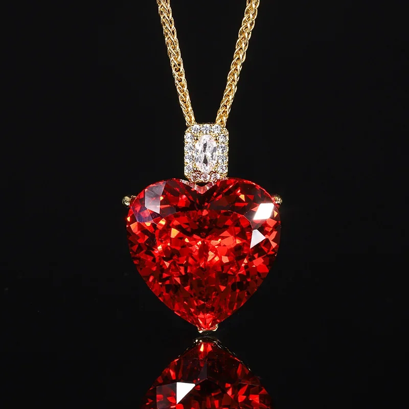 

New High-end Jewelry Bird's Nest Cut White Plated Blue Heart-shaped Temperament Gold Pendant Necklace Main Stone 20*20 Jewelry