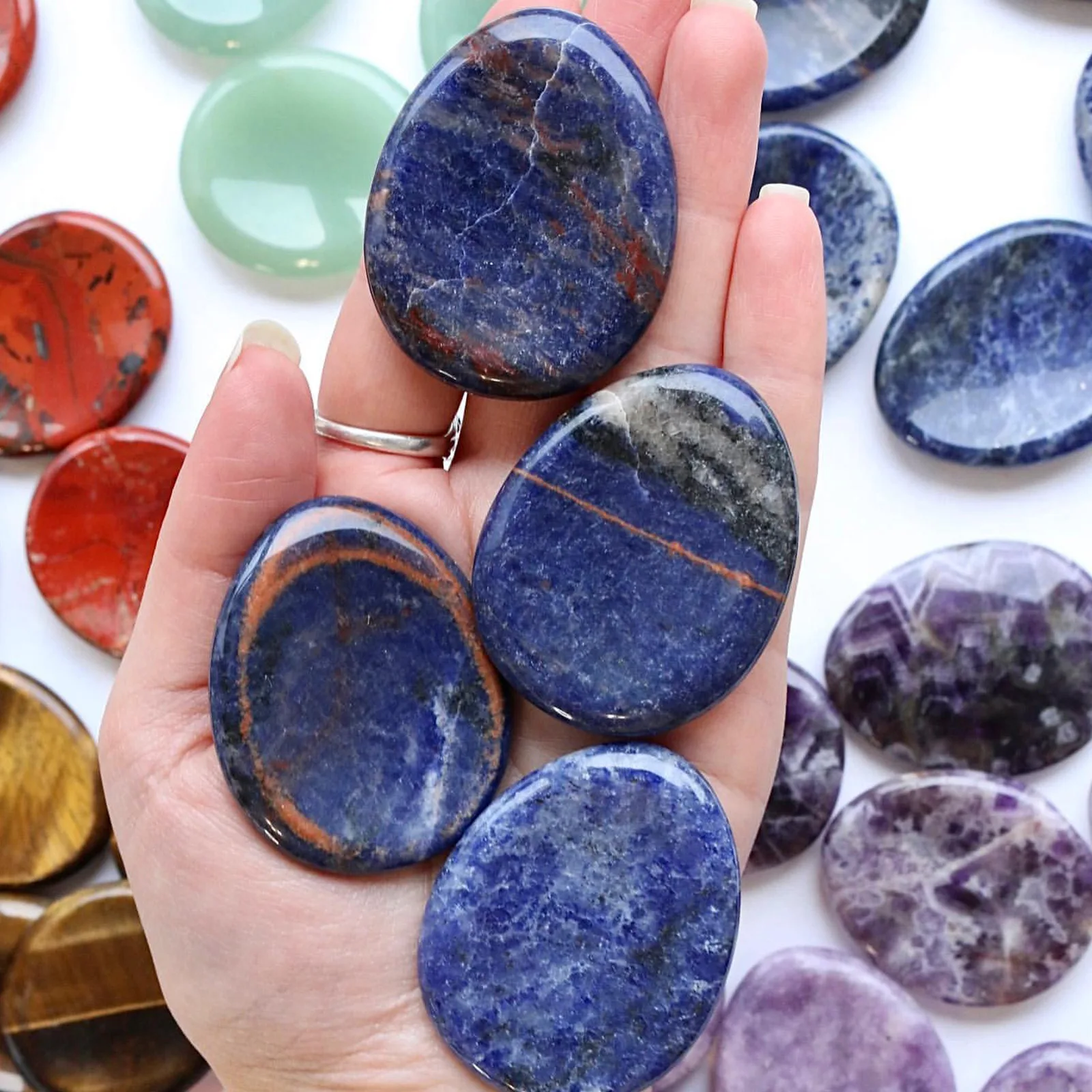 1pc Worry Stone 45 * 35 Large Crystals Real Natural Stone Face Massagers Thumb Energy Healing Amethyst Forget Mineral Spa