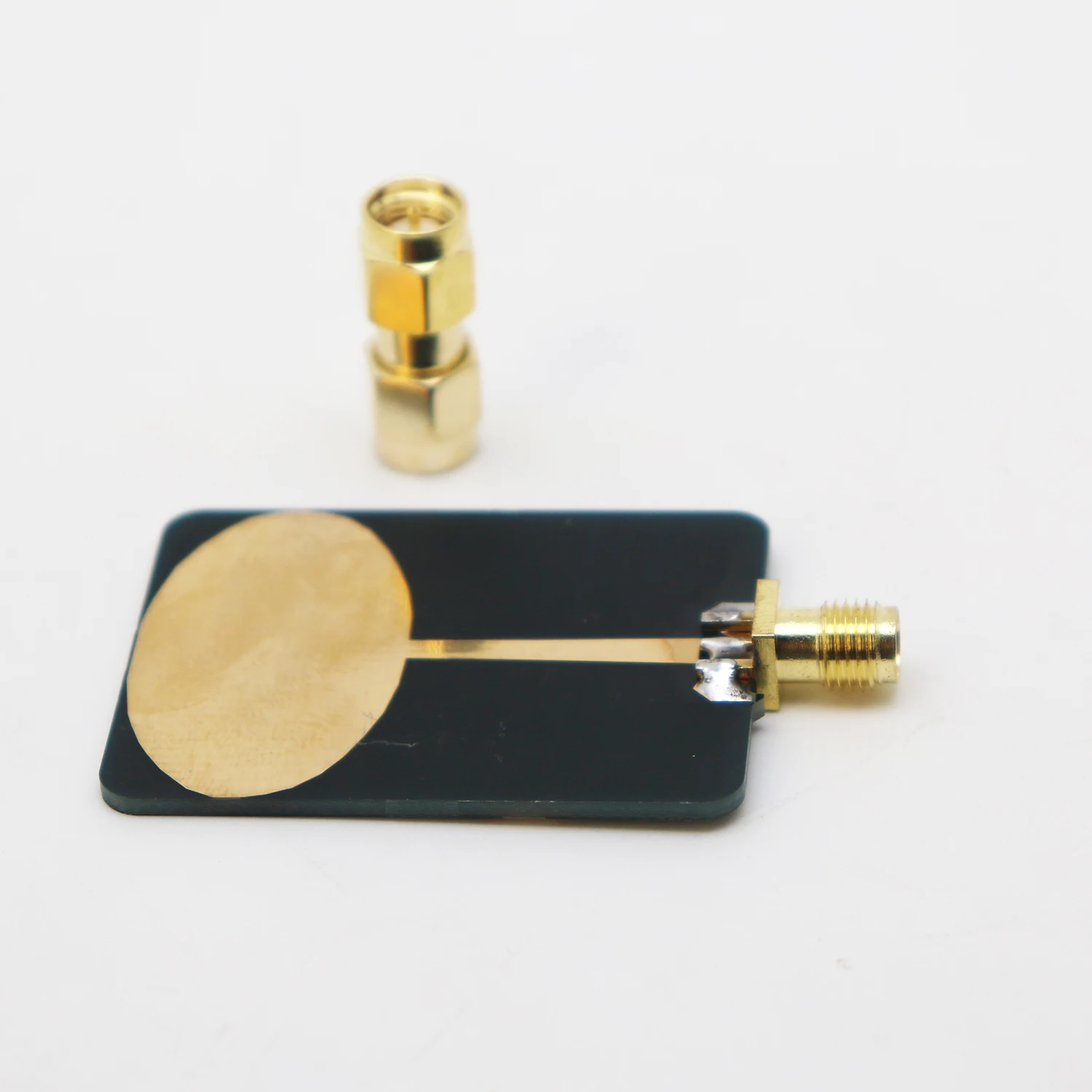 2.8GHz-11GHz UWB Antenna 3.8dBi SMA Directional Antenna 5GHz 5.8Ghz WIFI RF Signal Spectrum Monitoring Communication Testing ANT