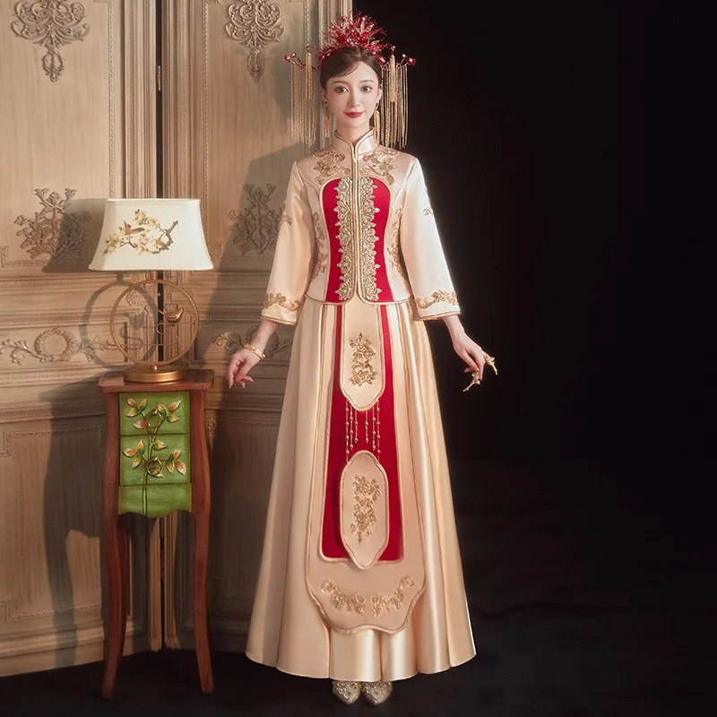 

Новый стиль дракона и феникса. Платье цвета шампанского в китайском стиле.