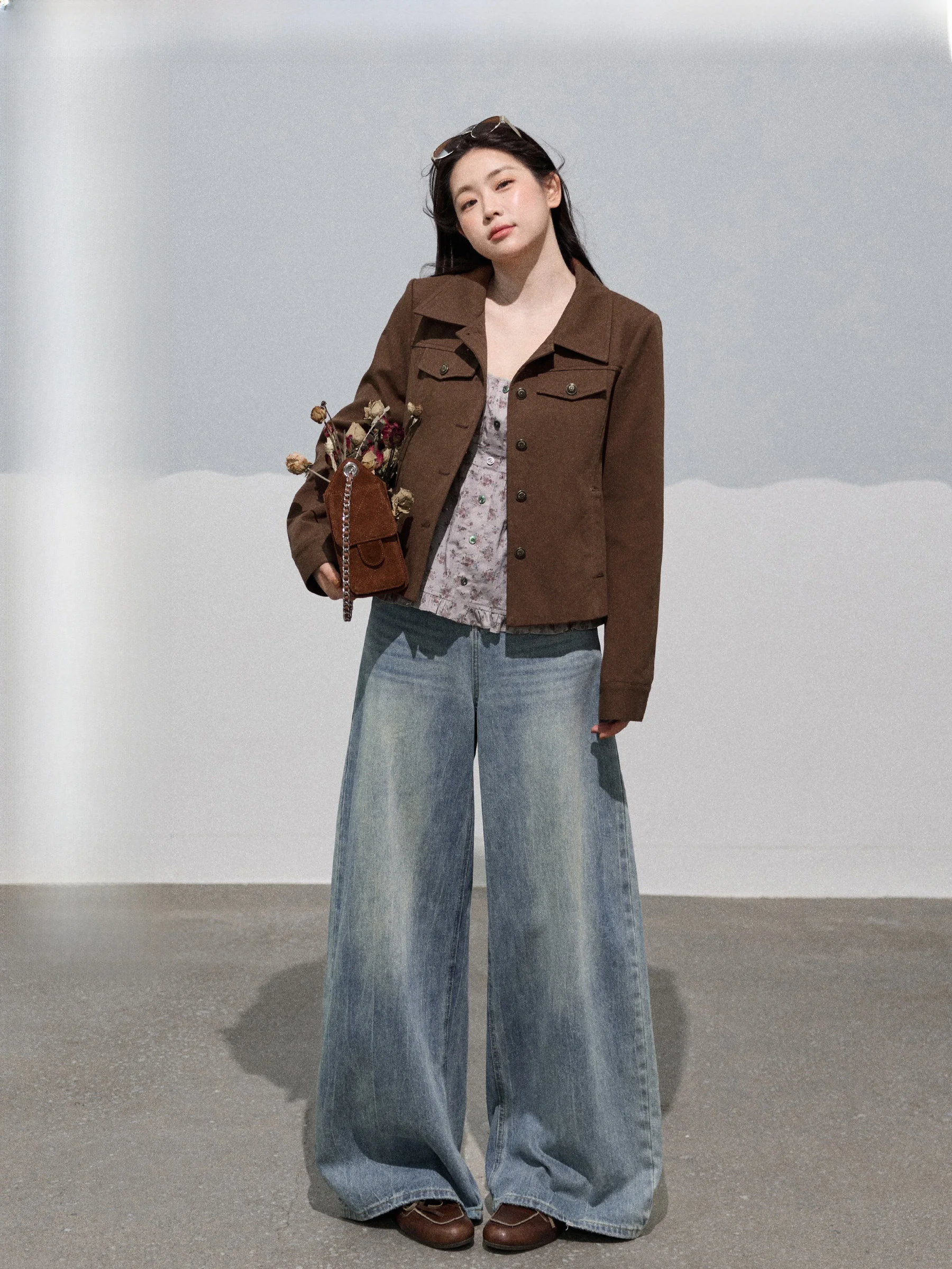 

Комплект JULULOOK Studio "Fontaine Evening" больших размеров: простой и элегантный жакет и джинсовые брюки на бретелях, модный осенний комплект больших размеров.