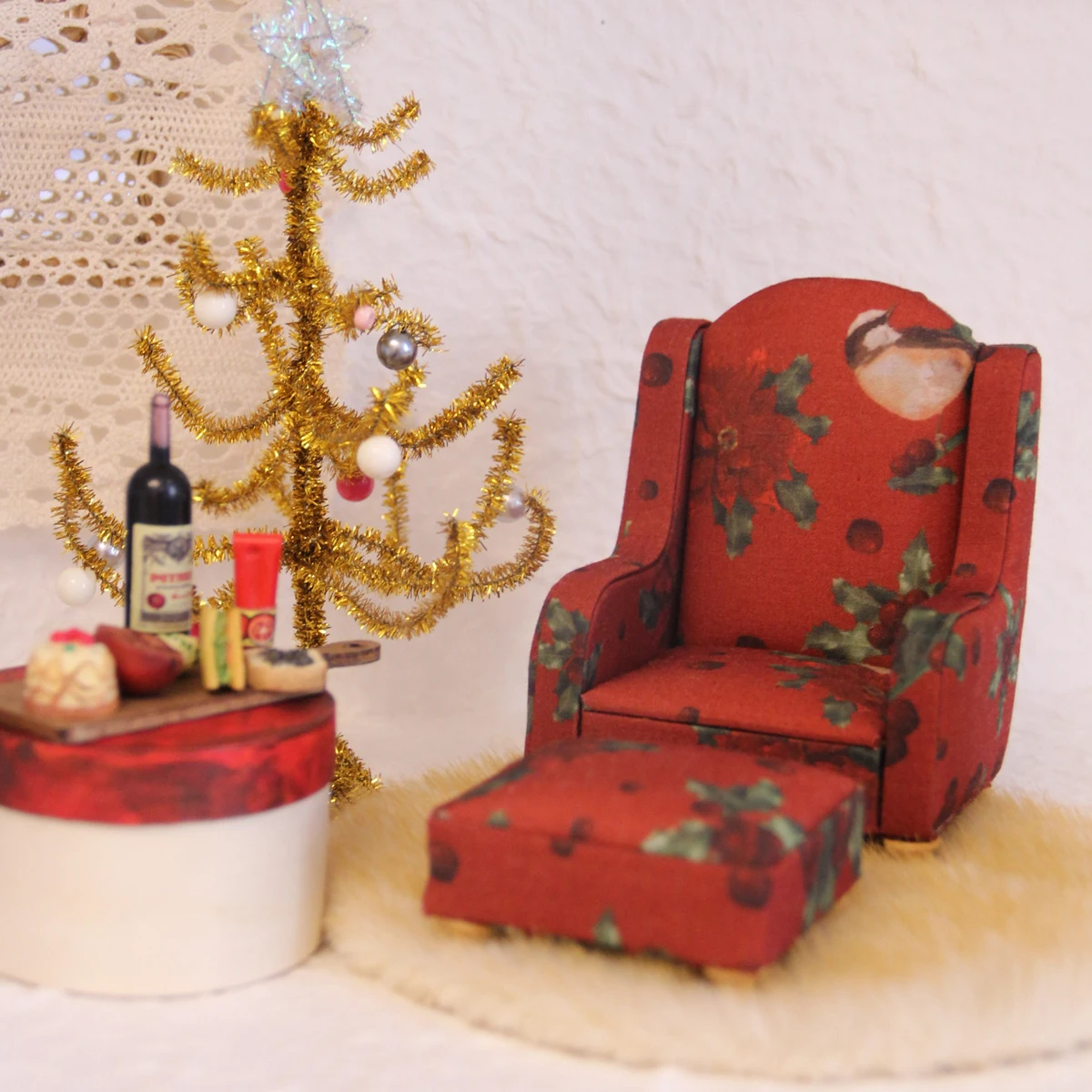 Silla individual de madera simulada en miniatura con reposapiés adecuada para muebles para el hogar de casa de muñecas Bjd Ob11