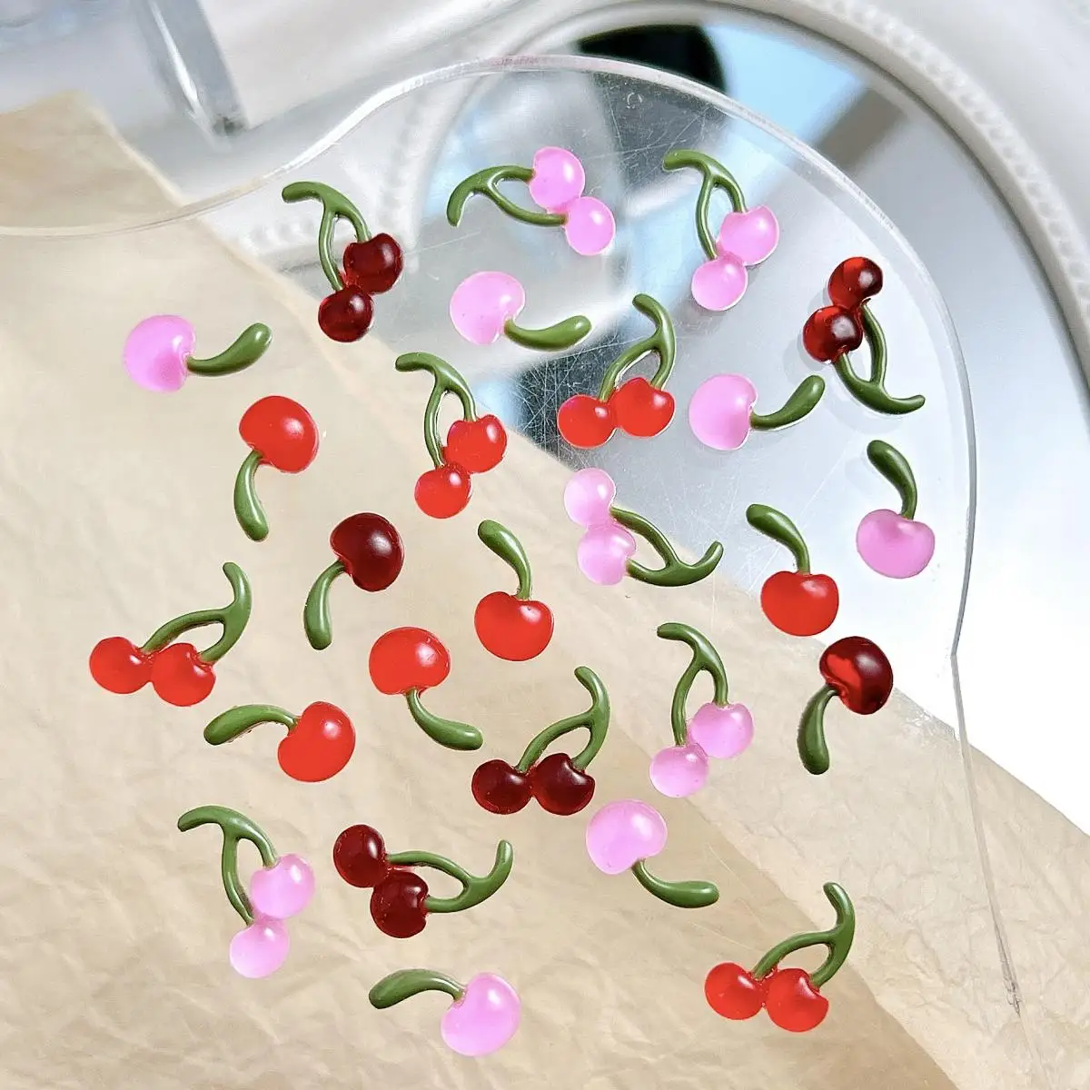 30 SZTUK Kreatywnych Symulowanych Podwójnych Wiśniowych Ozdób do Paznokci z Żywicy 3D Urocze Półprzezroczyste Kolorowe Dekoracje do Paznokci DIY