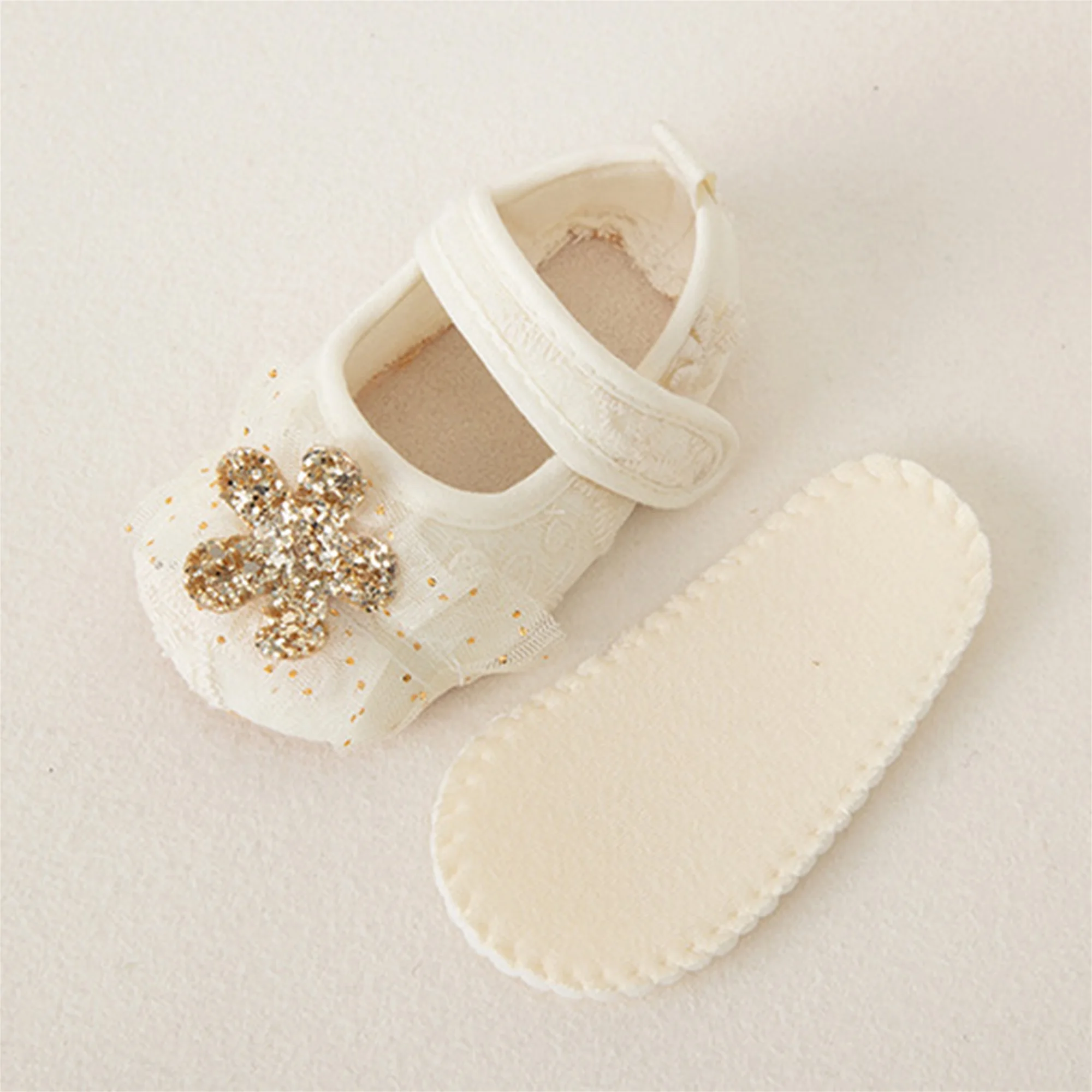 Infant Sparkly Sequin Mary Jane Shoes with Soft Sole for Baby Girls Cute Flower Crib Shoes for Parties Festivals and Baby