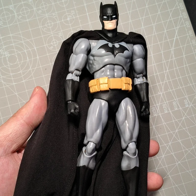 

In Stock CT Toys Batman Hush Blue Version Mafex 105 Black Version Dc Bat Man Anime Action Figure Figurine Model Statue Toys Gift