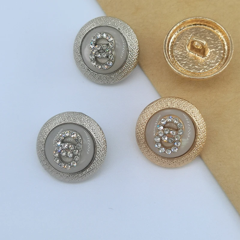 18/25MM wysokiej jakości Rhinestone metalowe guziki odzieży 6 sztuk hurtownie złoty srebrny marka modna dekoracja okrągły guzik dla kobiet