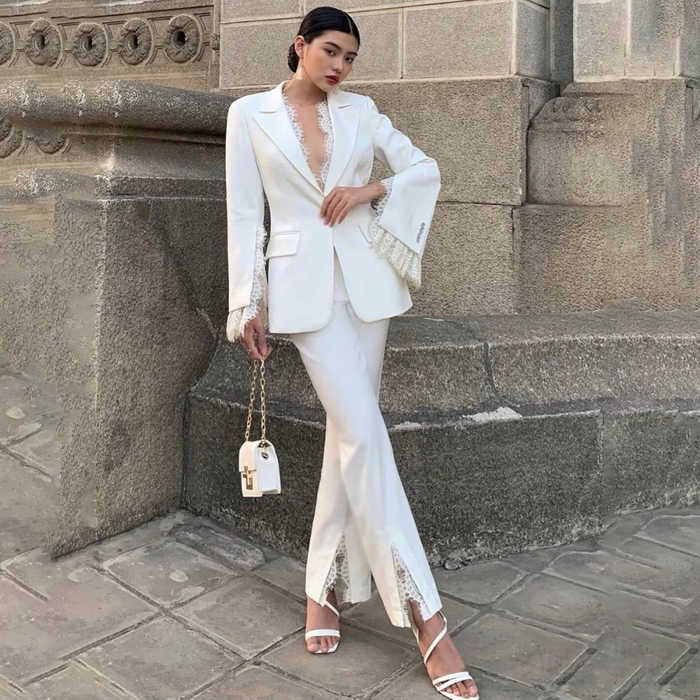 أطقم بدلة بيضاء مكونة من قطعتين بدلات نسائية فاخرة مزينة بالدانتيل سترة وسراويل Conjunto De Dos Piezas Para Mujer Elegante