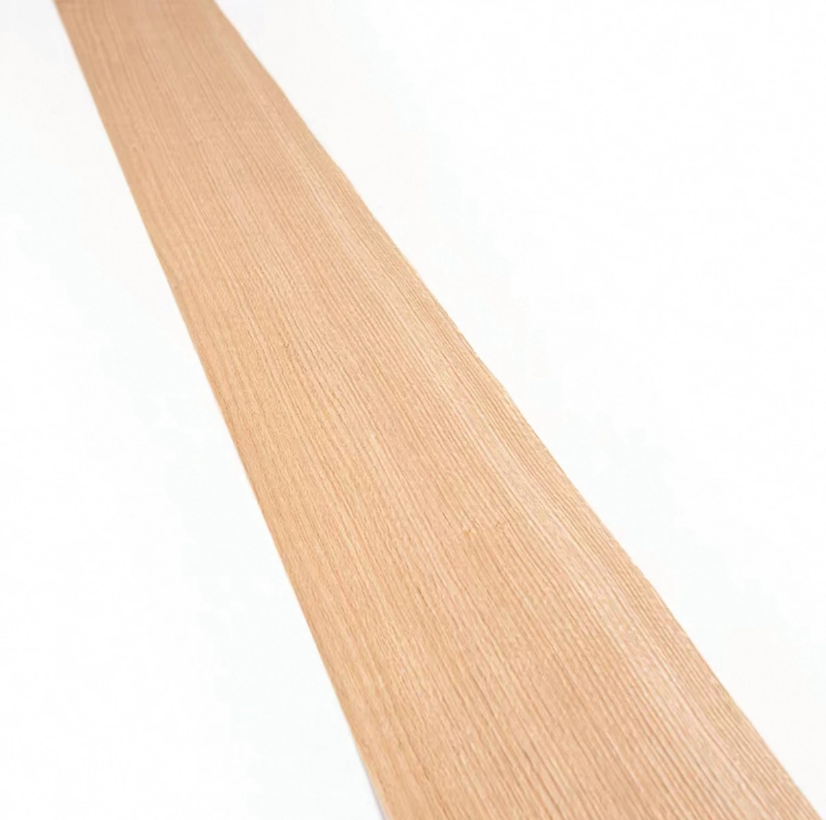 Natural Red Oak Straight Grain Solid Wood Peel 2.5m Long 0.15m Wide 0.25mm Thick Handcrafted Wood Veneer for Furniture Making