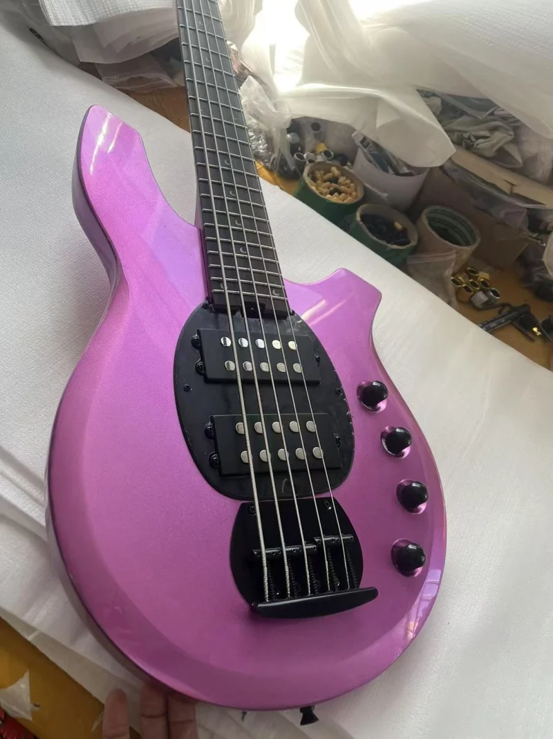 

Metallic purple 5-string electric bass，Rosewood fingerboard，Black hardware，Active electronics，Solid wood quality, free delivery
