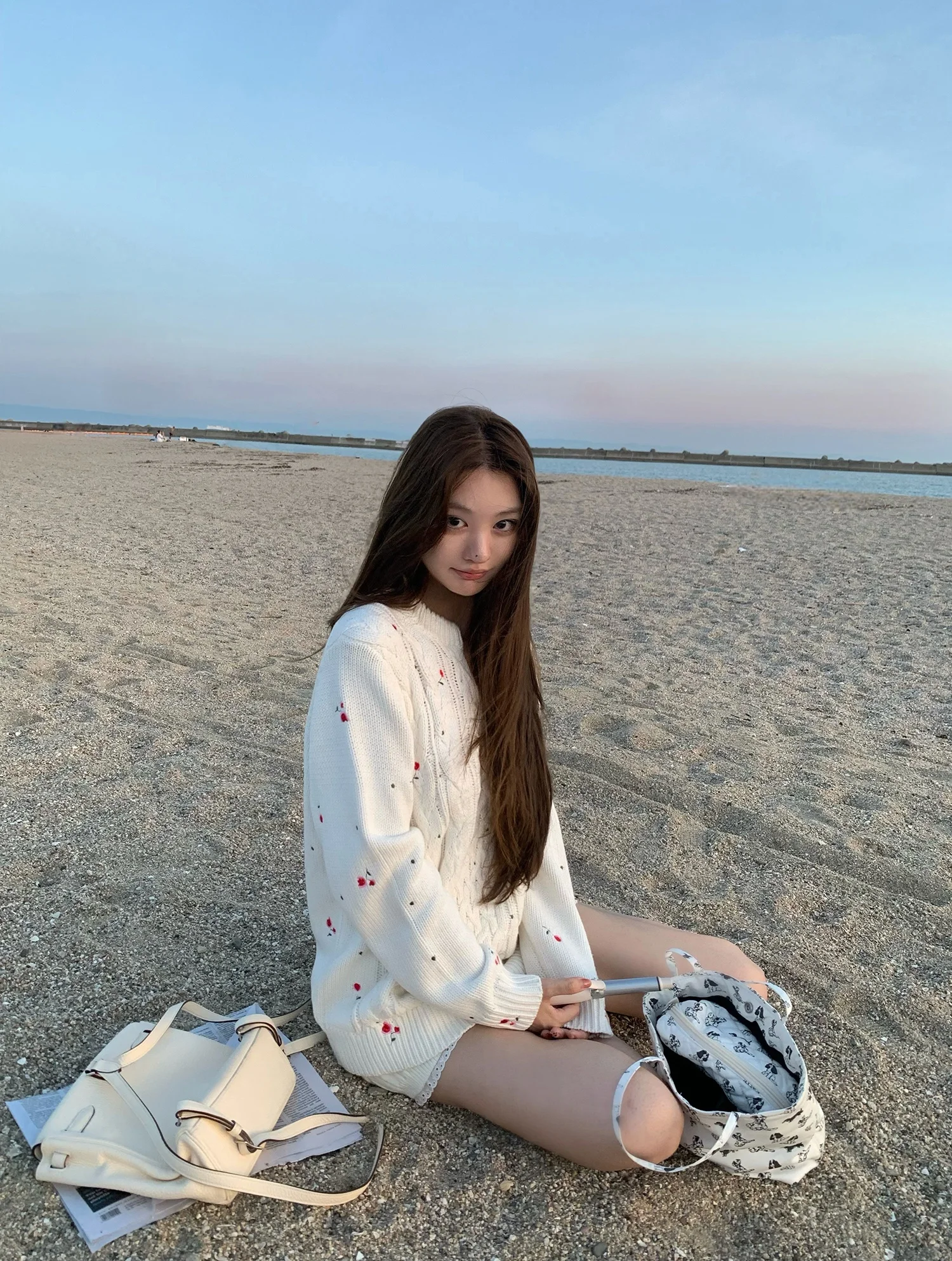 

Wuuus White Floral Embroidery Twist Knit Sweater Women's Loose V-ne Knitted irt Sweet Sle Cotton Blend Long Sve