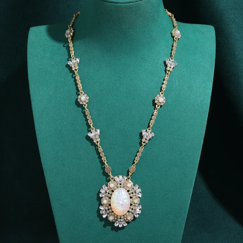 

Vintage Large Pendant Opal Necklace Pearl Beads Designer Luxury Women Antique Gold Plated Quality Jewelry Wedding Accessories