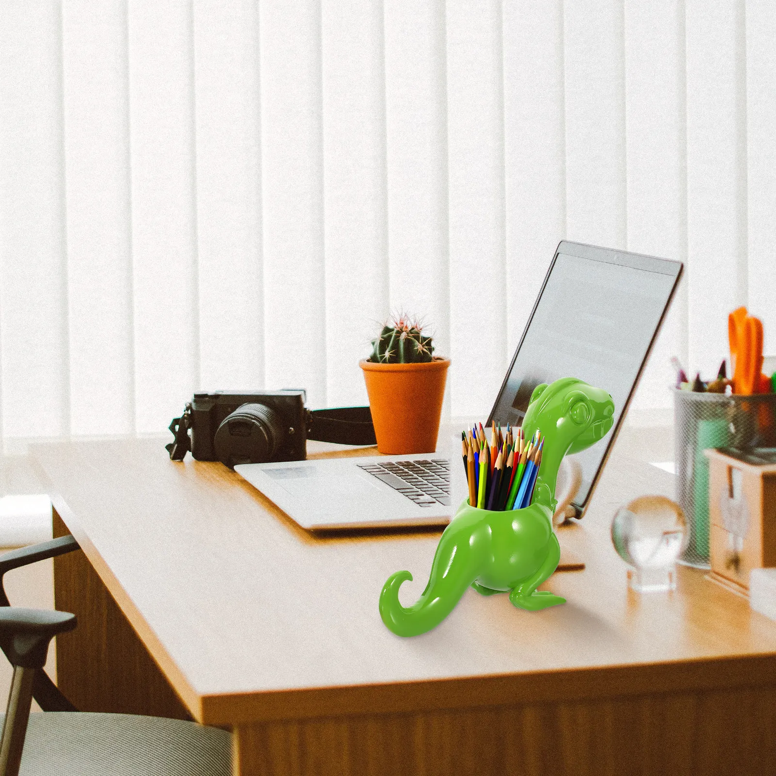 Cartoon Dinosaur Pen Holder Organizer For Office Desk Organizer Christmas Desk Decoration Resin Desktop Storage