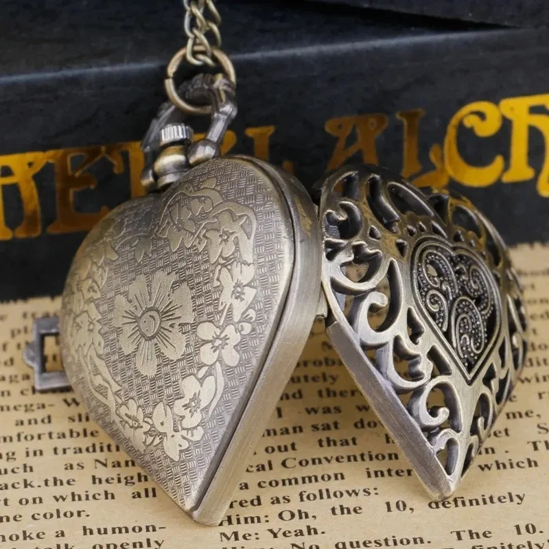Steampunk Vintage Heart Dial Smooth Digital Hollow Quartz Pocket Watch with Necklace Pendant Exquisite Gift for Men Women