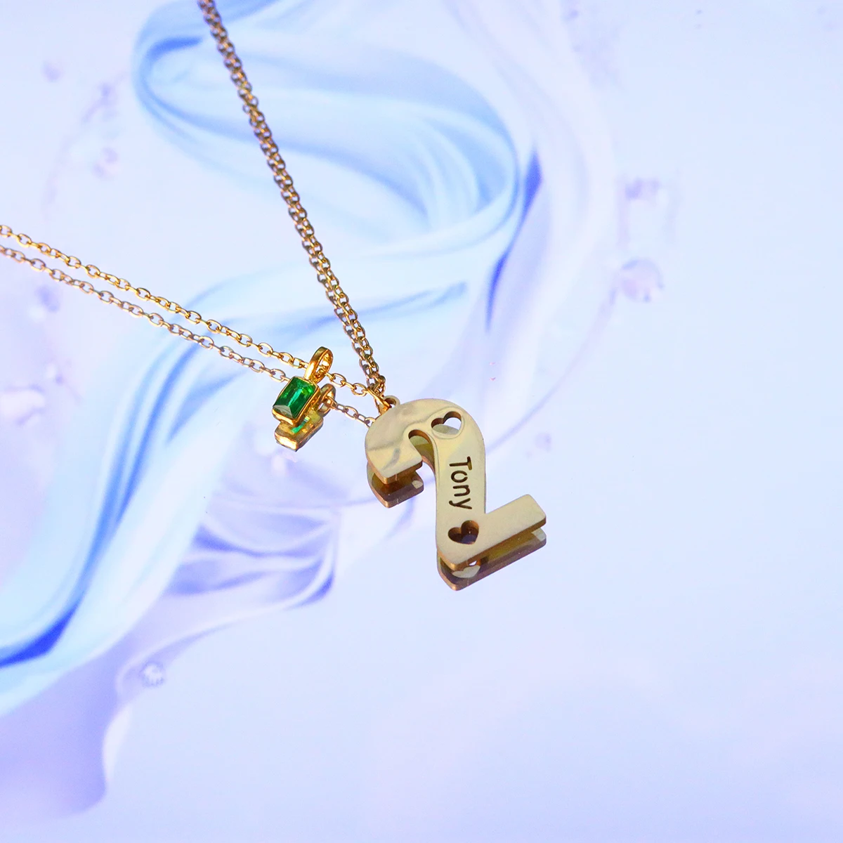 

Ожерелье-чокер Chandler с именем и номером "2" в форме сердца для женщин, из нержавеющей стали, летнее, с подвеской-сердцем и буквой, ювелирное украшение, подарок