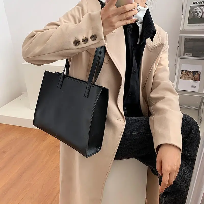 Minimalist Tote Bag Women Commuter Large Capacity Underarm Shoulder Handbag Ladies All-match Ins Elegant Casual Shopping Totes