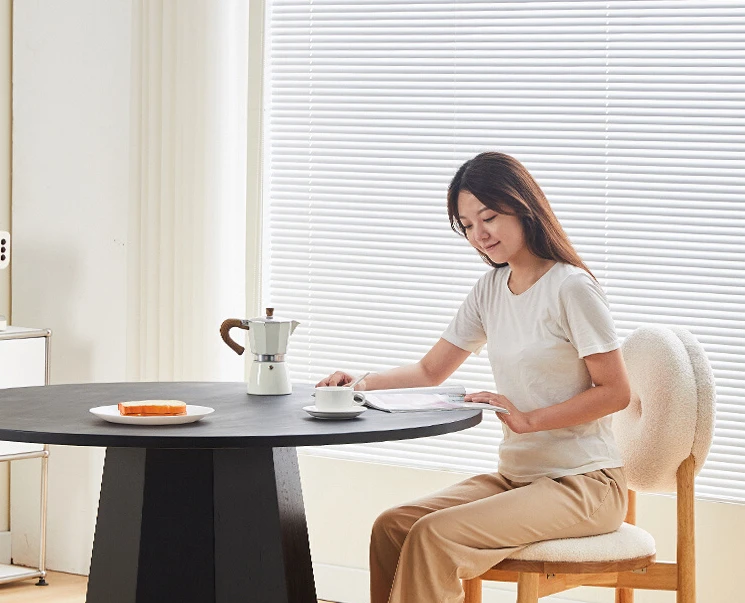 Sweet doughnut chairs, modern and simple leisure backrest dining chairs, Nordic household cream style chairs