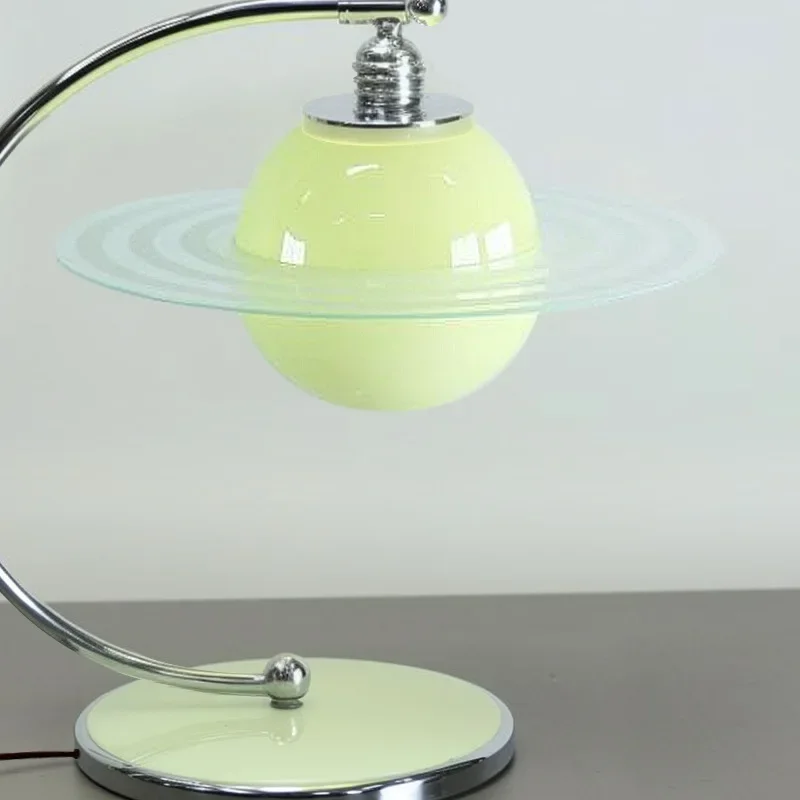 Medieval Light Green Planet Nordic Table Lamp Modern And Creative High End Bedroom Bedside Desk Retro Lighting Fixtures