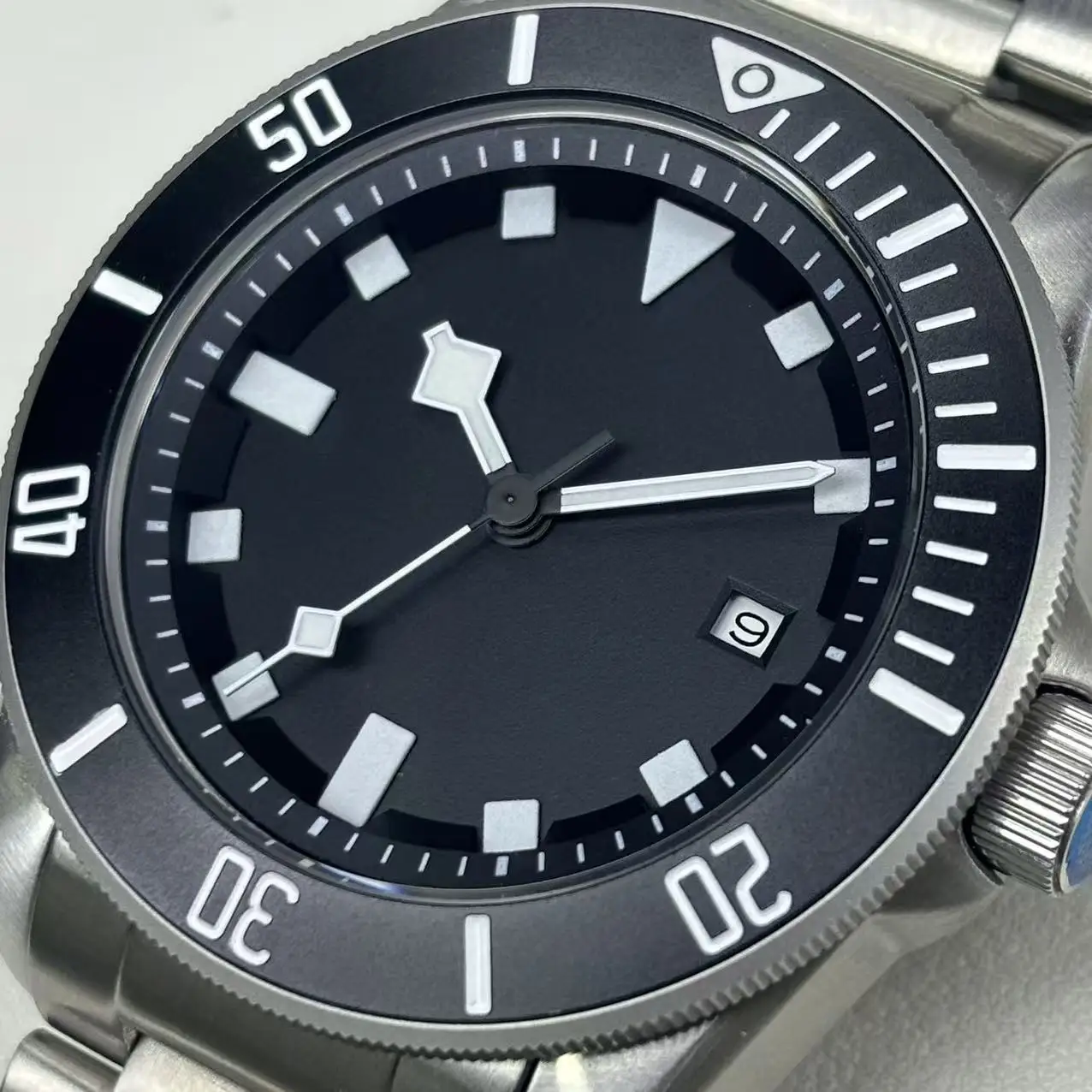 นาฬิกาข้อมือผู้ชายรุ่นใหม่ปี 2025 ระบบอัตโนมัติ ตัวเรือนไทเทเนียม นาฬิกาดำน้ำ กันน้ำ 120 คลิก นาฬิกาข้อมือระดับไฮเอนด์