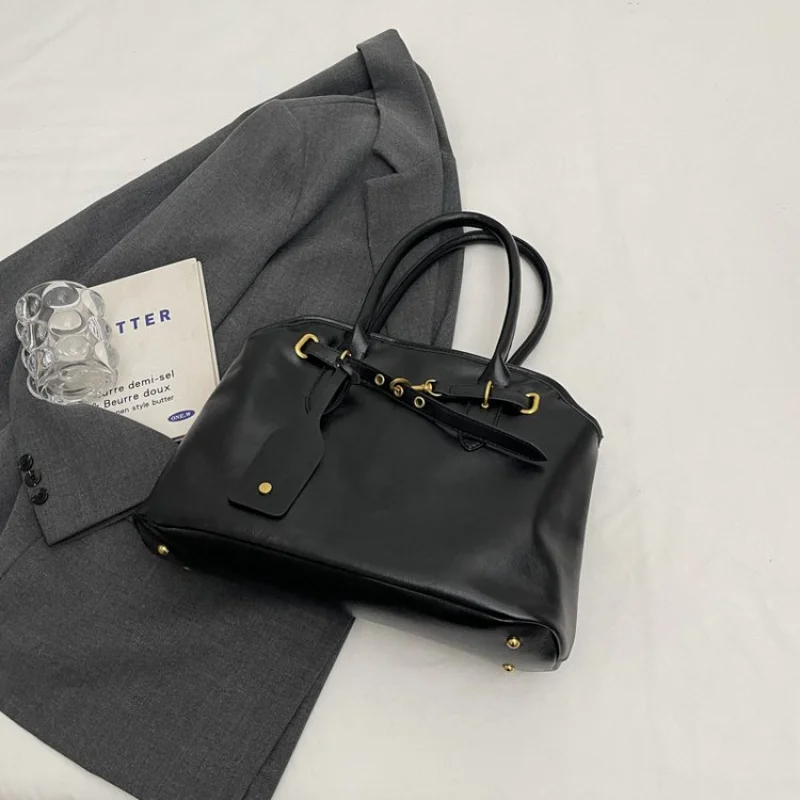 

Luxury Designer Tote Bag In Premium Leather Structured Shape Dual Handles Versatile