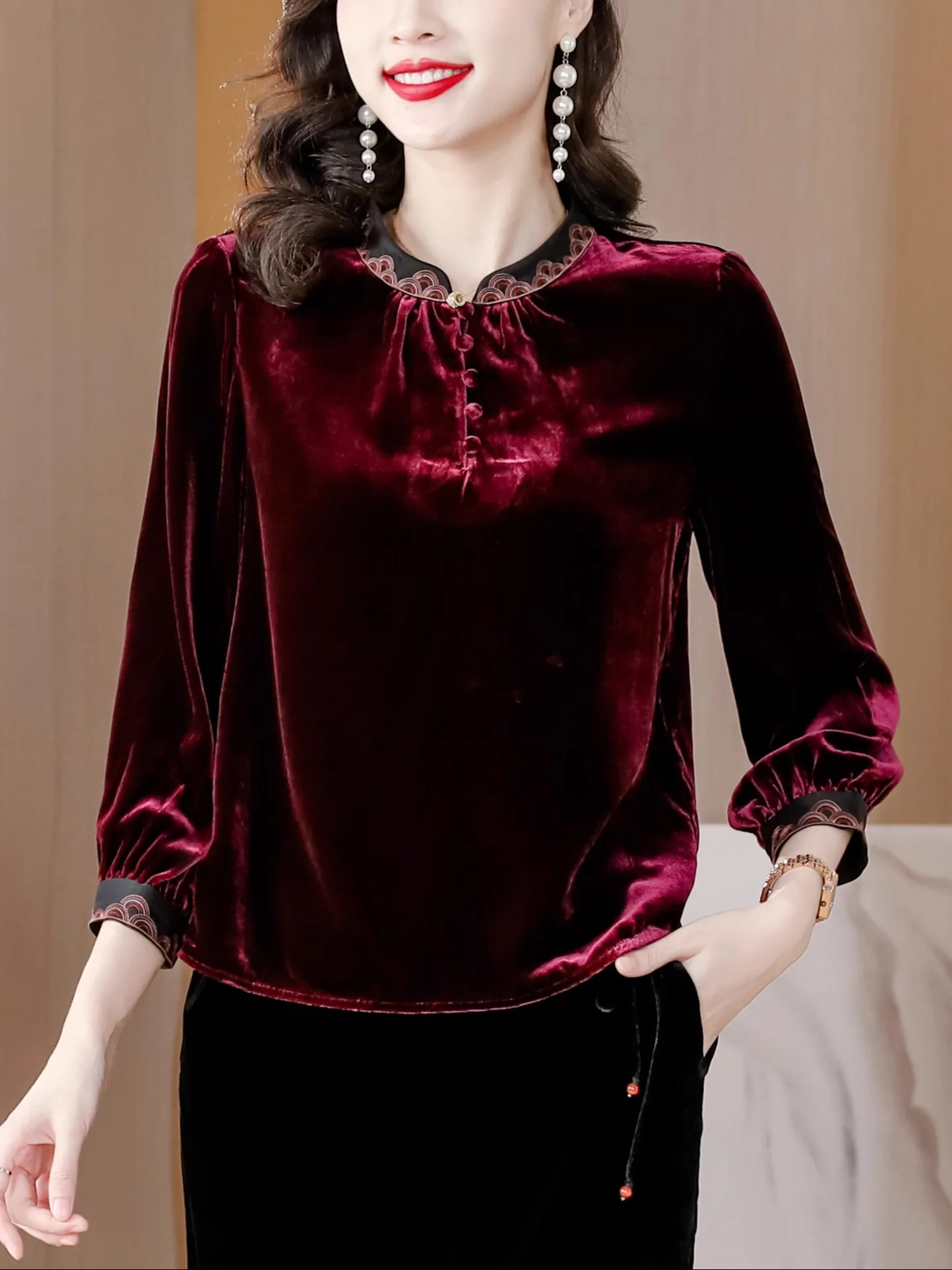 

New Chinese Style Gold Velvet Long Sleeve Shirt Women's Fashionable Base Layer Shirt Spring Autumn Mommy Elegant Small Shirt