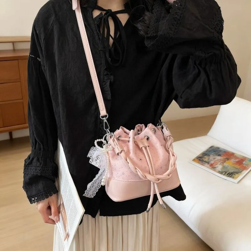 

Минималистичная кожаная сумка-тоут в элегантном парижском винтажном стиле, классический дизайн, повседневная сумка через плечо, простая и современная женская сумка на каждый день.