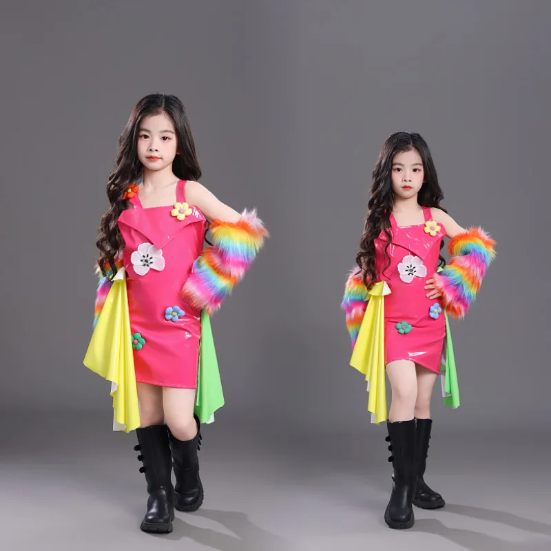 

Big Player Girl Catwalk Trendy Clothes Candy Color Dopamine Catwalk Technology Futuristic Car Model Imperial Paradise