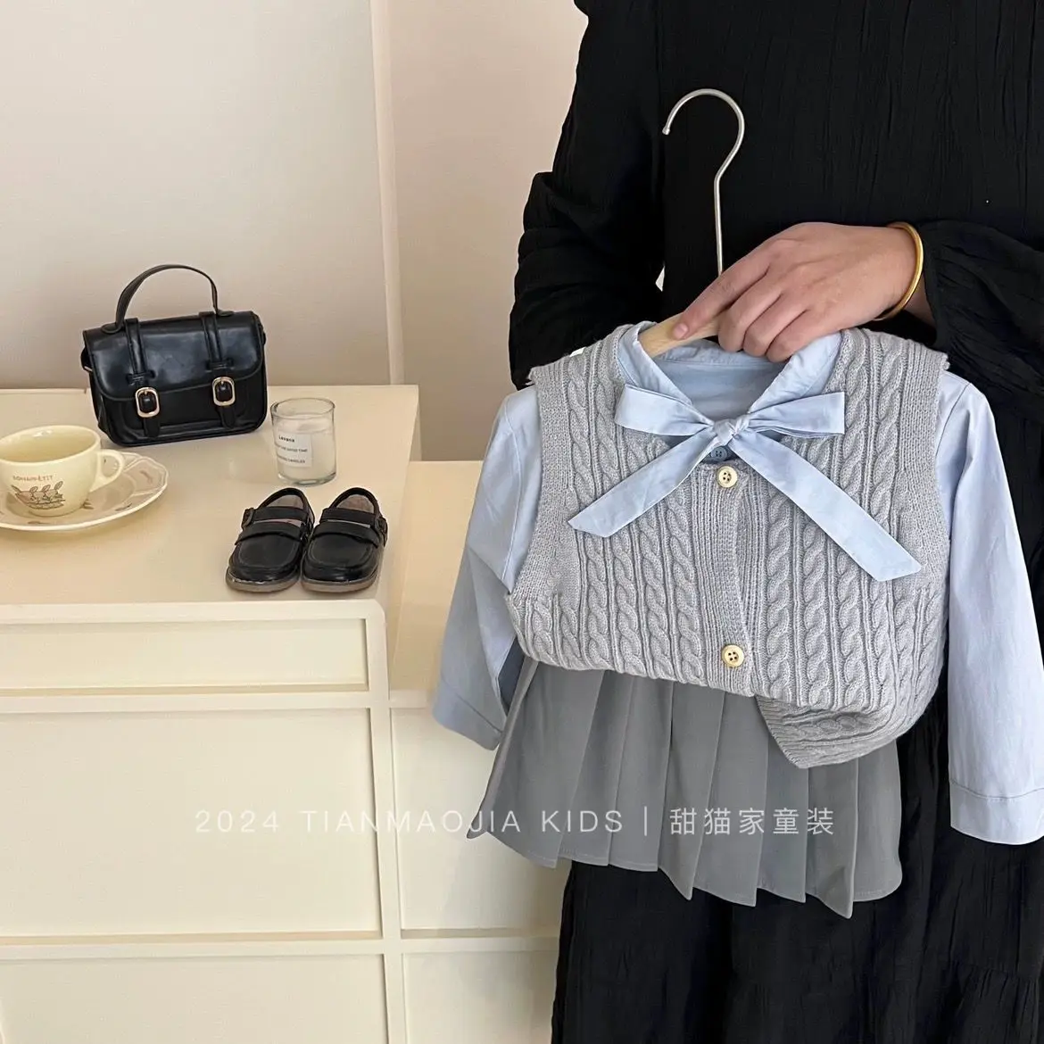 

Elegance Spring Autumn Childent Coat Thick Warm Girls Knit Pullover Vest+Stripe Shirt +Pleated Skirt 3Pcs Cotton Suits Uniform