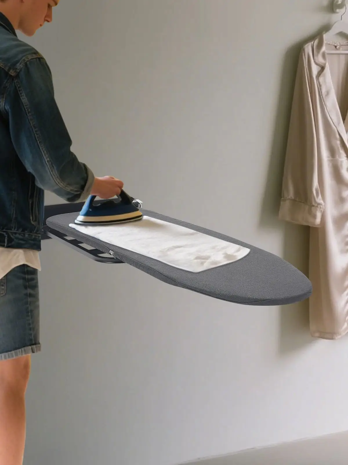 Opvouwbare strijkplank, strijkplank van koolstofstaal met muurbeugel zwart/grijs voor slaapkamers 93 * 31,5 cm - afbeelding 2