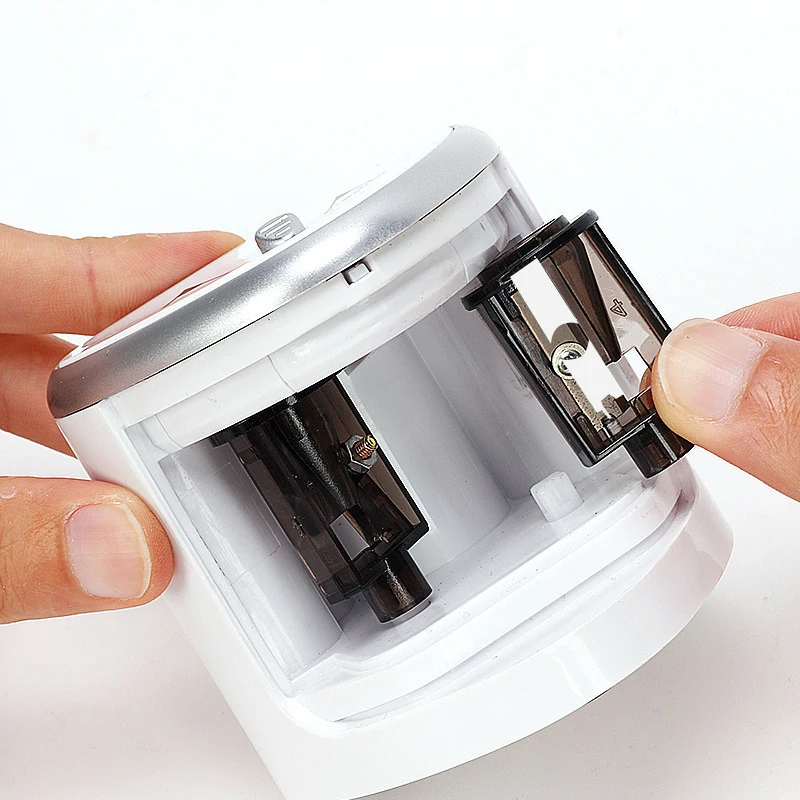 2 Stuks Multifunctionele Automatische Twee-Holes Elektrische Schakelaar Potlood Slijper Reservebladen Thuis Kantoorpotloden Kunst Tekenbenodigdheden