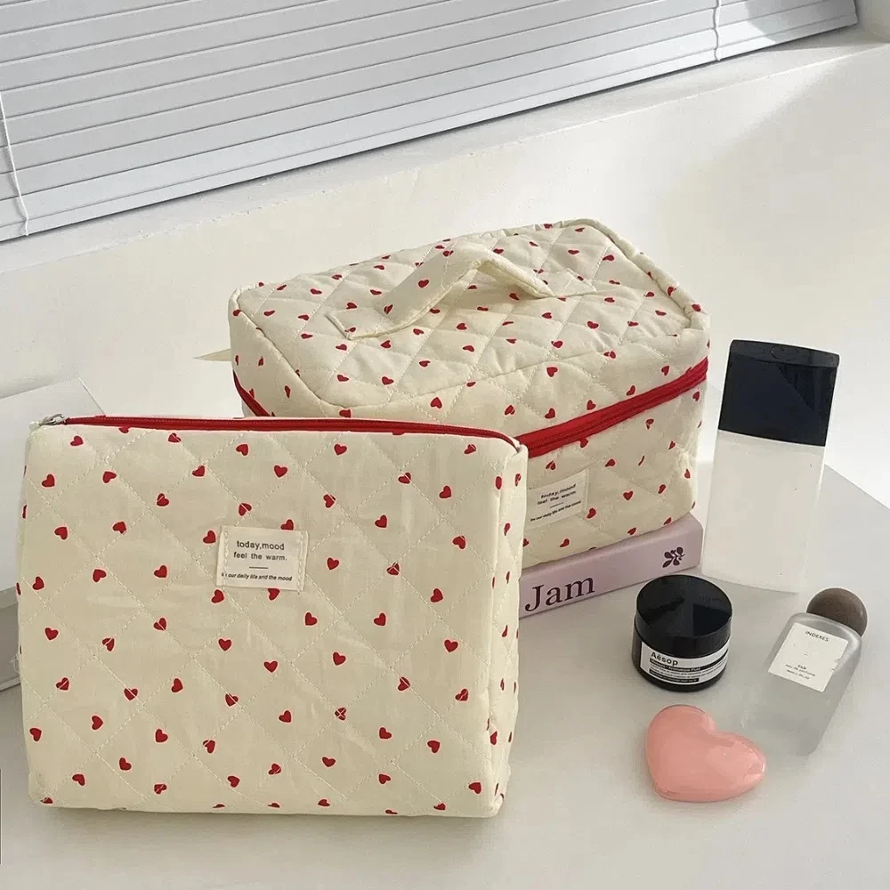 

Portable Handbag Quilting Makeup Bag Large Capacity Heart Cosmetic Storage Pouch Zipper Travel Storage Pouch Outdoor