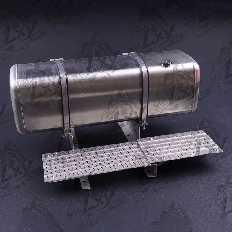 Piattaforma del pedale del serbatoio del carburante di simulazione del metallo in scala 1:14 per camion Tamiya RC SCANIA 770S R620 VOLVO BENZ Arocs MAN TGX Car