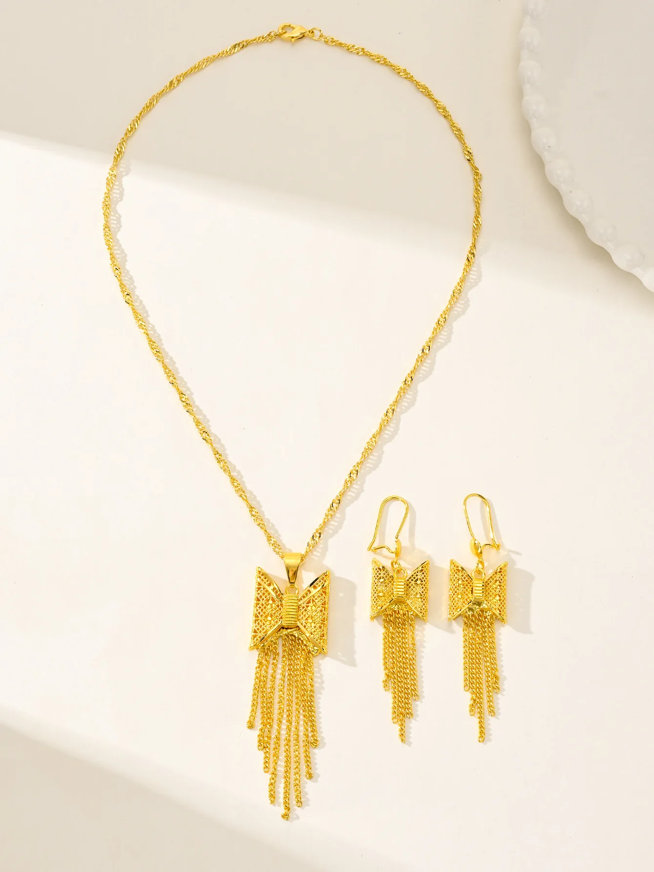 

Новое поступление, модное 24-каратное позолоченное ожерелье и серьги в Дубае, комплект ювелирных изделий для свадебных вечеринок для влюбленных DD10776