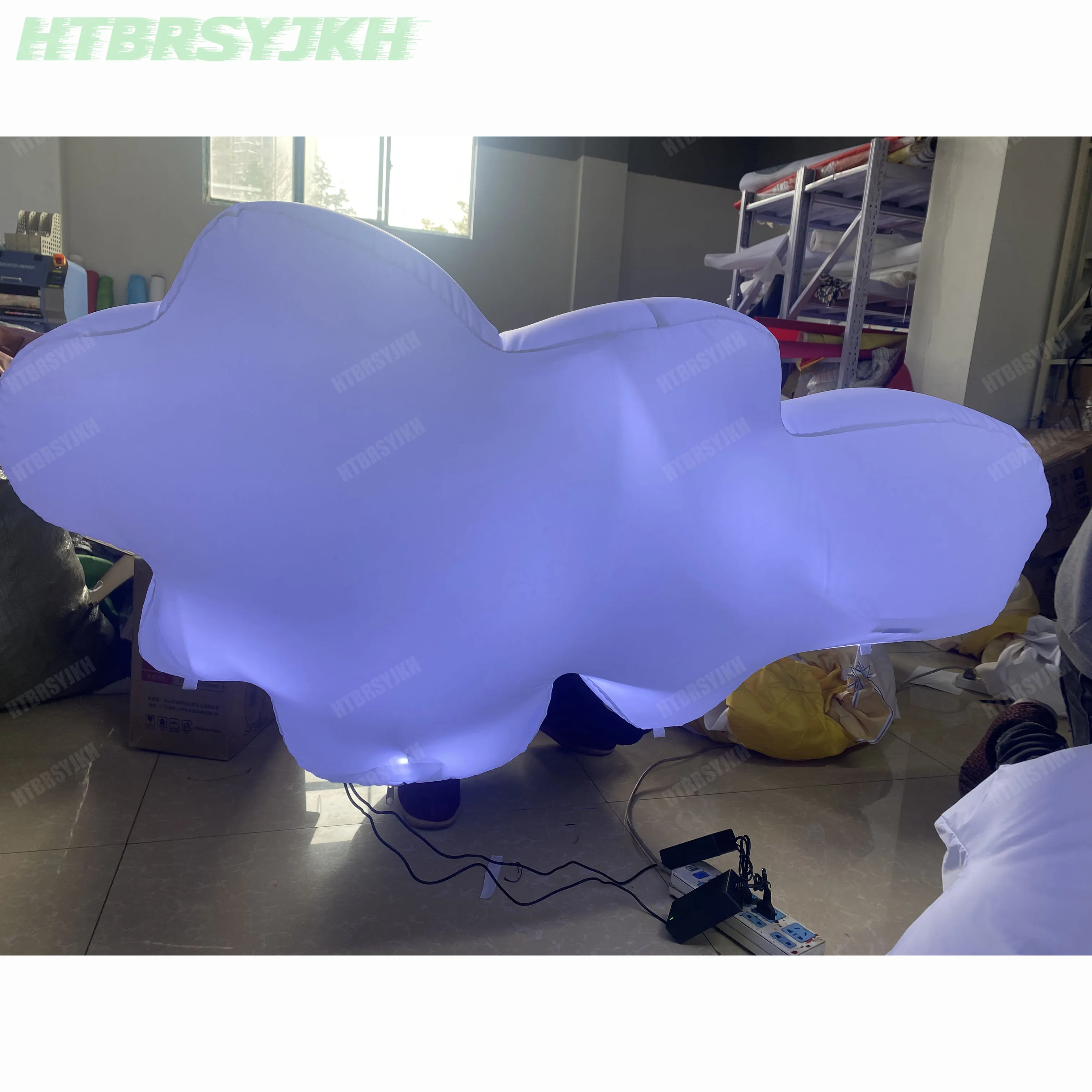 เมฆพองยักษ์พร้อมไฟ LED เปลี่ยนสีโลโก้ที่กําหนดเอง/พิมพ์รูปแบบที่มีอยู่ไนท์คลับกิจกรรมตกแต่งอุปกรณ์ประกอบฉากโฆษณา