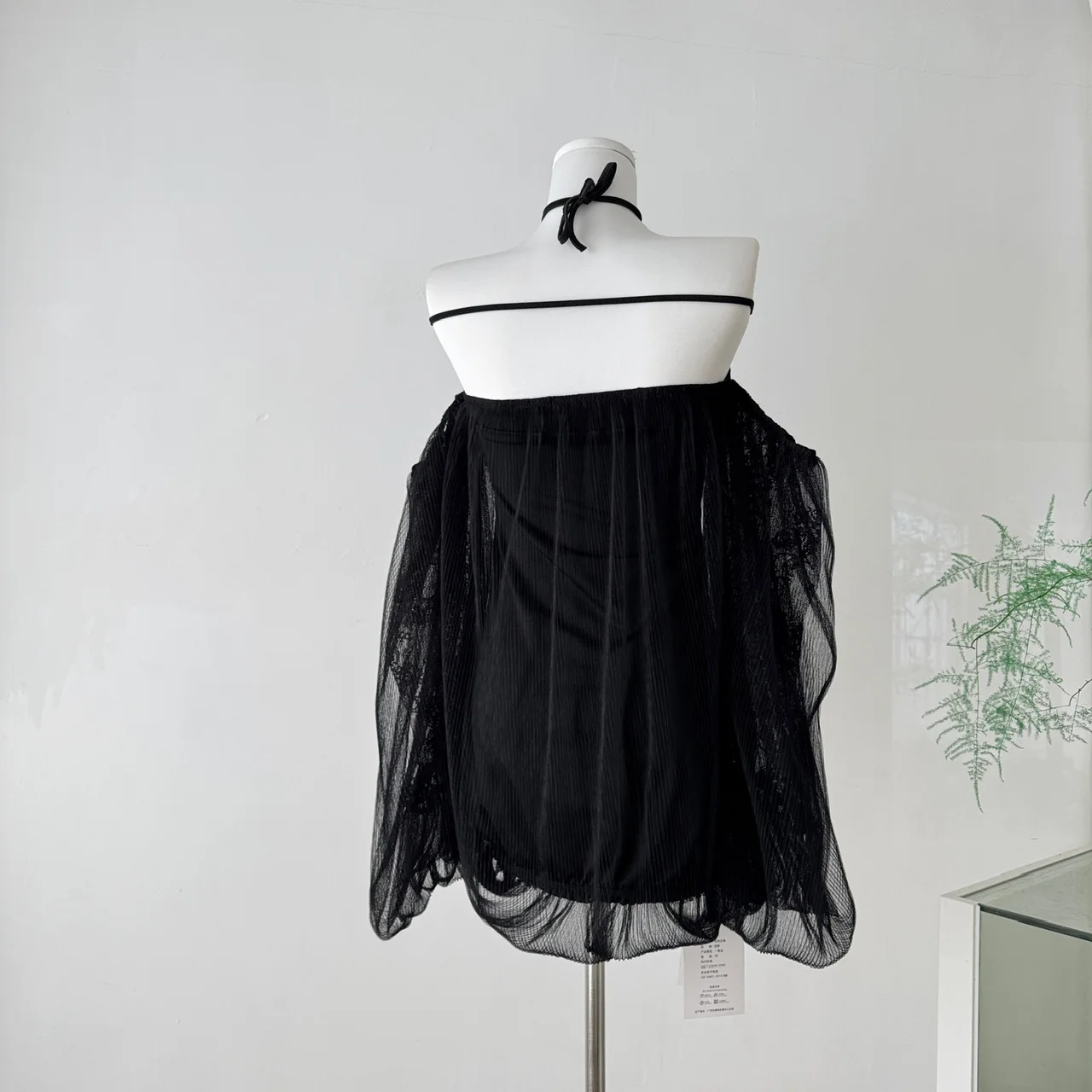 2025 Herfst 3D Bloem Off Schouder Losse Tops Mesh Pluizige Korte Slash Hals Zwarte Blouses voor Vrouwen