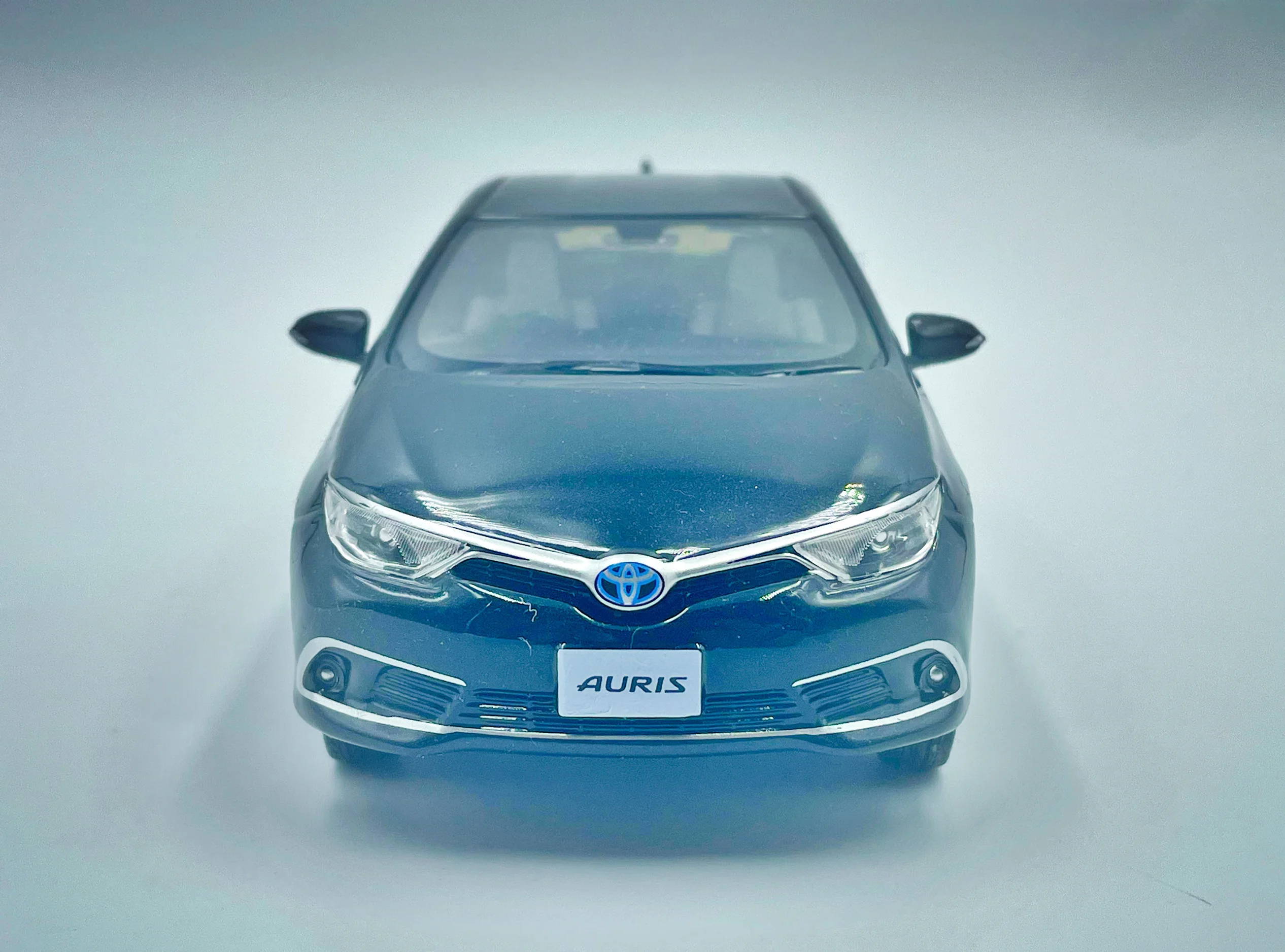 OEM 1:30 AURIS Hybrid Simulation Limited Edition Alloy Metal Static Car Model Toy Gift