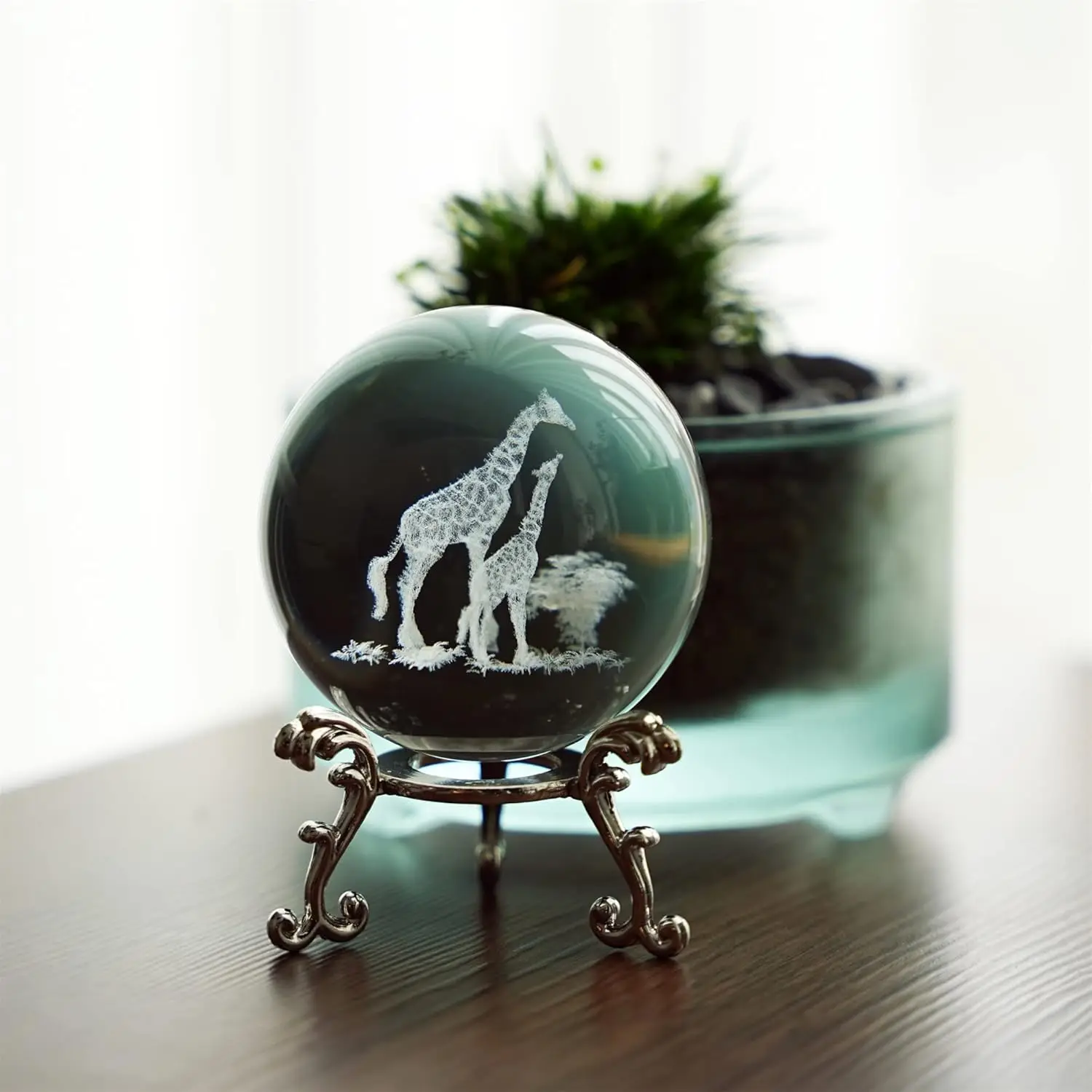 6cm Giraffe Crystal Ball with Metal Base Giraffe Sphere Statue Collectible Glass Decorations Paperweight Souvenir Birthday Gifts