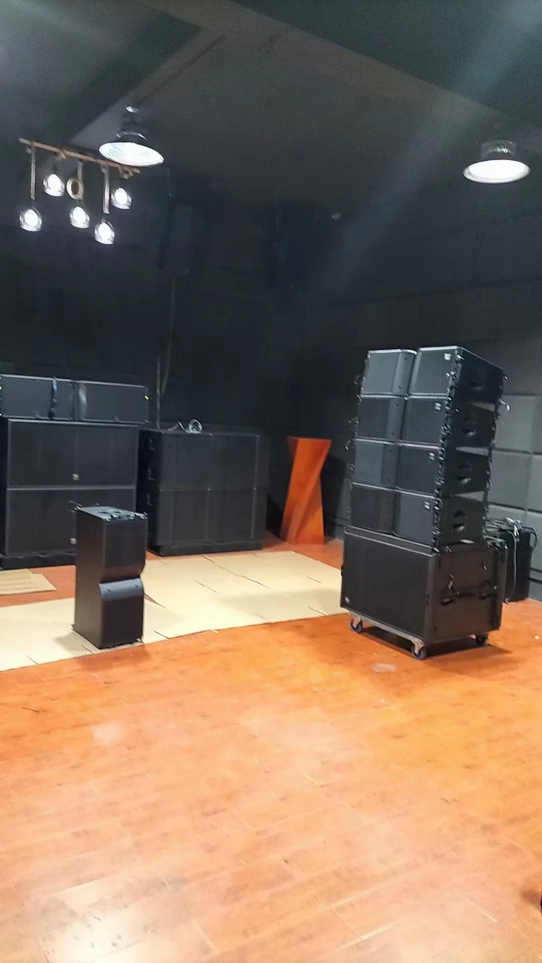 K208 Professionele Dual 8 Inch 2-weg Line Array-luidspreker Geluidssysteem Podium Audioapparatuur Passief aangedreven draagbare luidsprekers