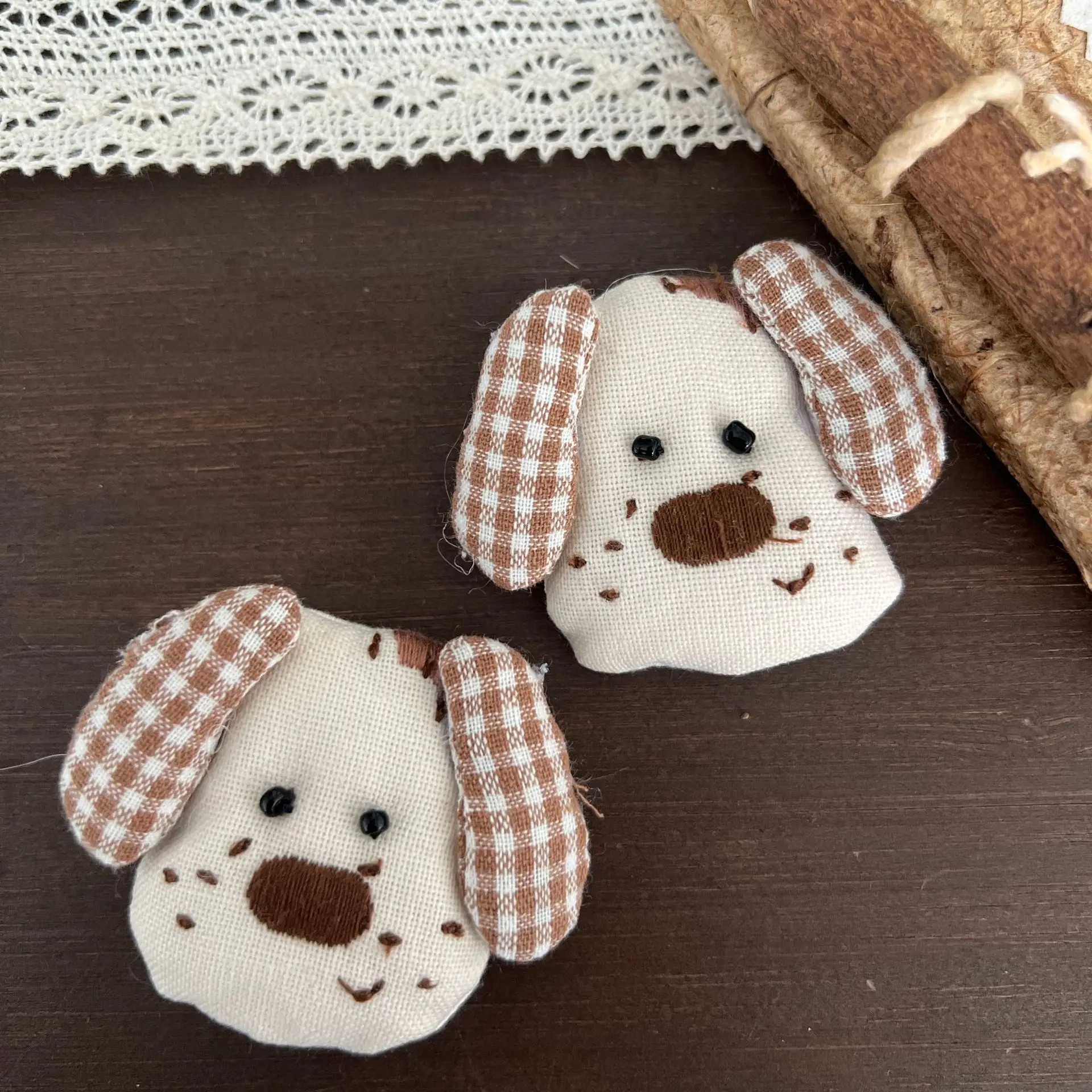 

Fabric Brooch Korean Style Handmade Cotton Filled Cartoon Plaid Pudding Dog Hair Clip for Shoes Socks Phone Case Clothing