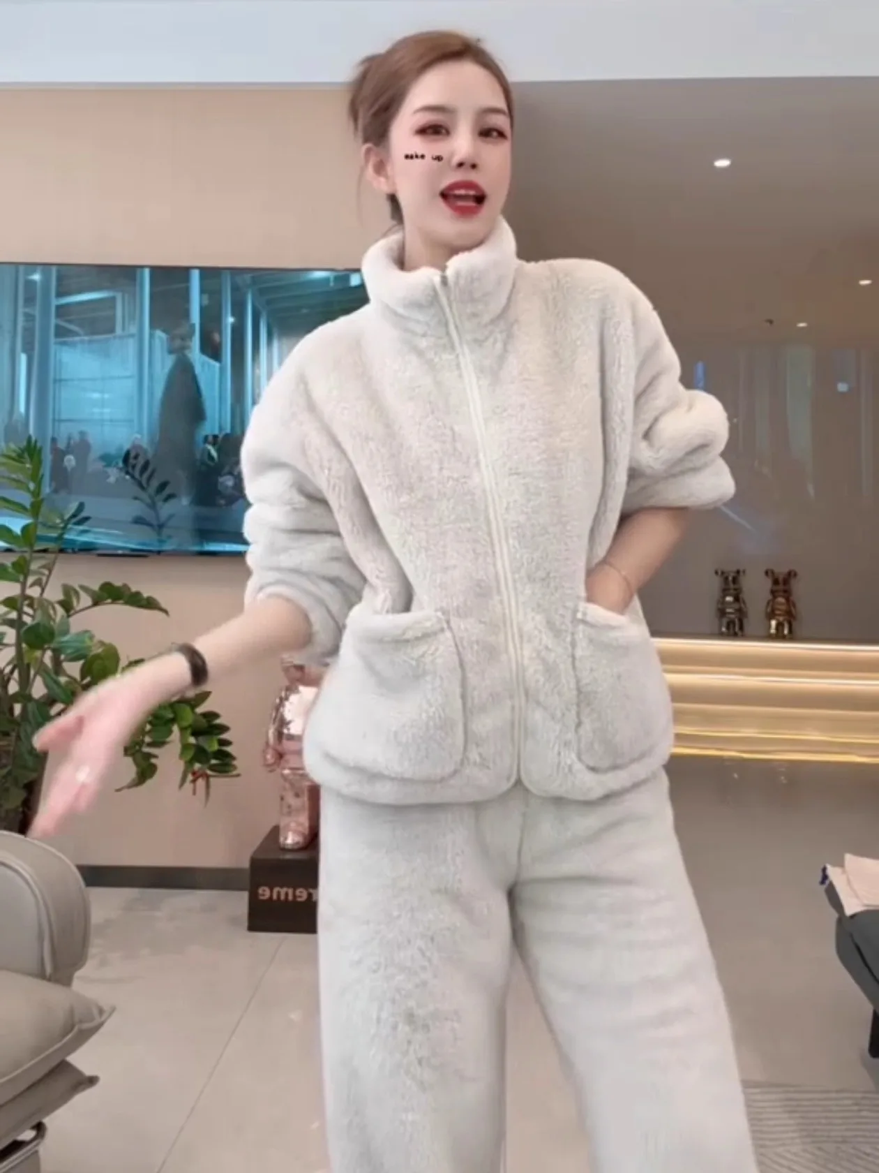 

Утепленный двусторонний комплект для сна из кораллового флиса: женская зимняя домашняя одежда из двух предметов, подходит для офиса