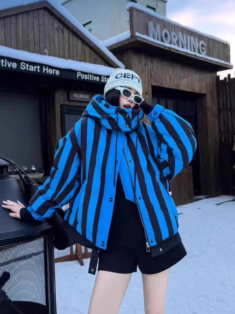 Gestreifte kurze Daunenjacke für Damen mit Kapuze, Maillard-Brot-Parkas, koreanische Freizeitkleidung, 90 % weiße Enten-Puffermäntel für Damen