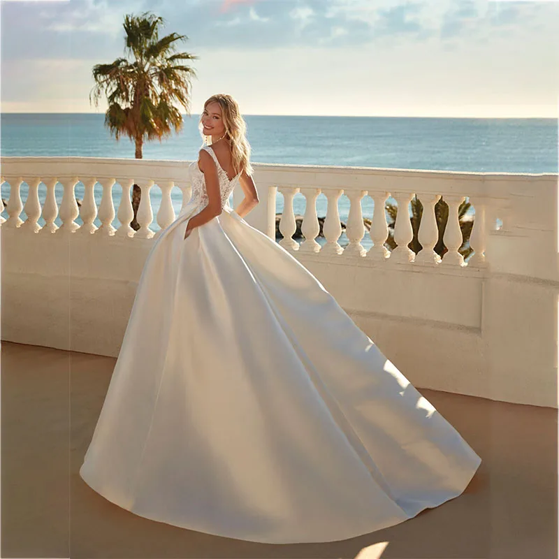 A-line Stain Wedding Dress With V-neck Appliques Buttons Floor-length  Bridal Gowns Vestidos De Novia  Custom Made、