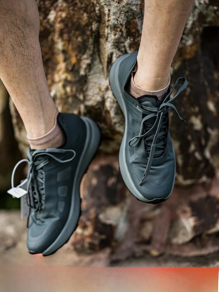 

Outdoor Sports Casual Shoes Seamless Lightweight Hydrophilic Mesh Surface for Hiking And Running Couples Fashion Leisure Shoes