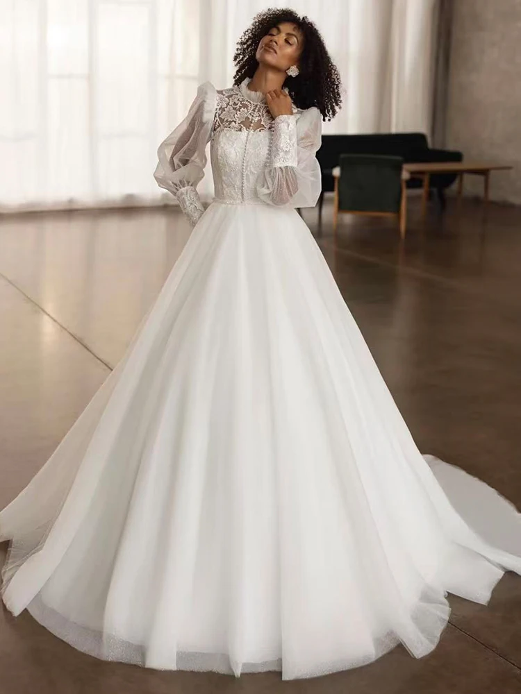 エレガントなウェディングドレス サテン 刺繍レース付き Aライン ボールガウン フルスリーブ Oネック カスタマイズされた花嫁ボタン Vestido De Novia