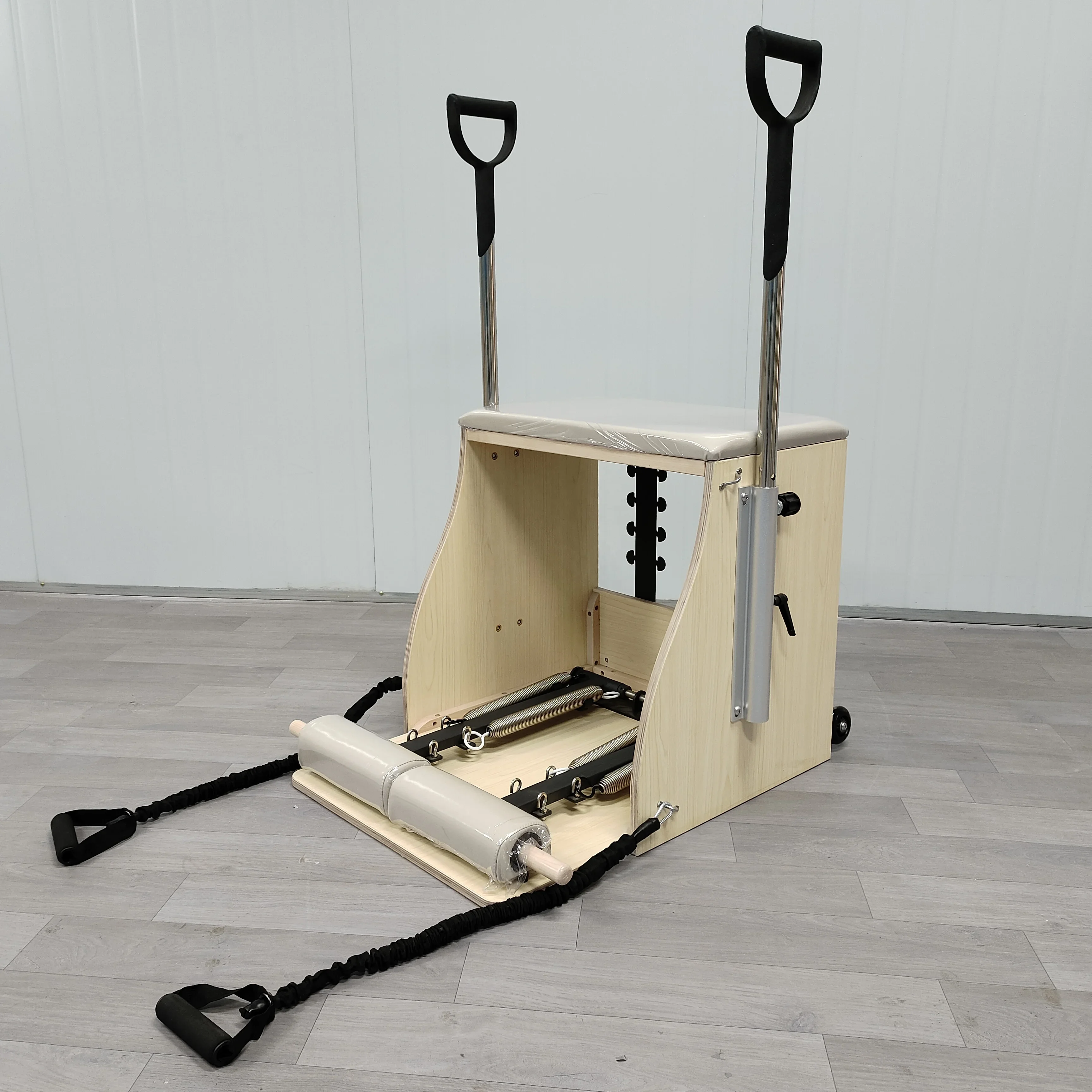 

# Многофункциональное оборудование для йоги и фитнеса из дуба для студийных тренировок, пилатеса, реформатора и упражнений Cadillac для использования в тренажерном зале