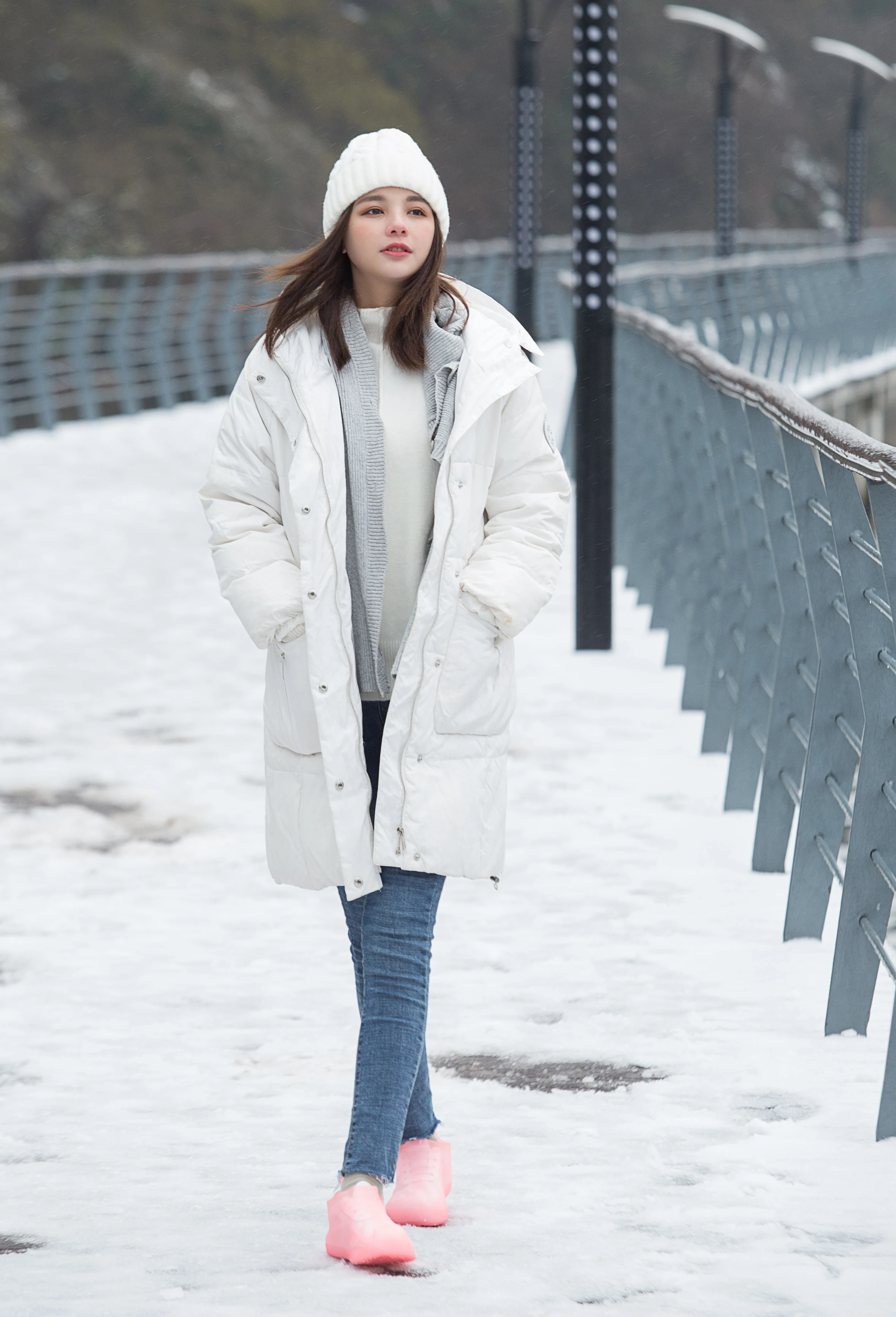 shoe covers Women's Waterproof PVC Coated Rain Boots Anti-Slip Minimalist Fashionable Outdoor