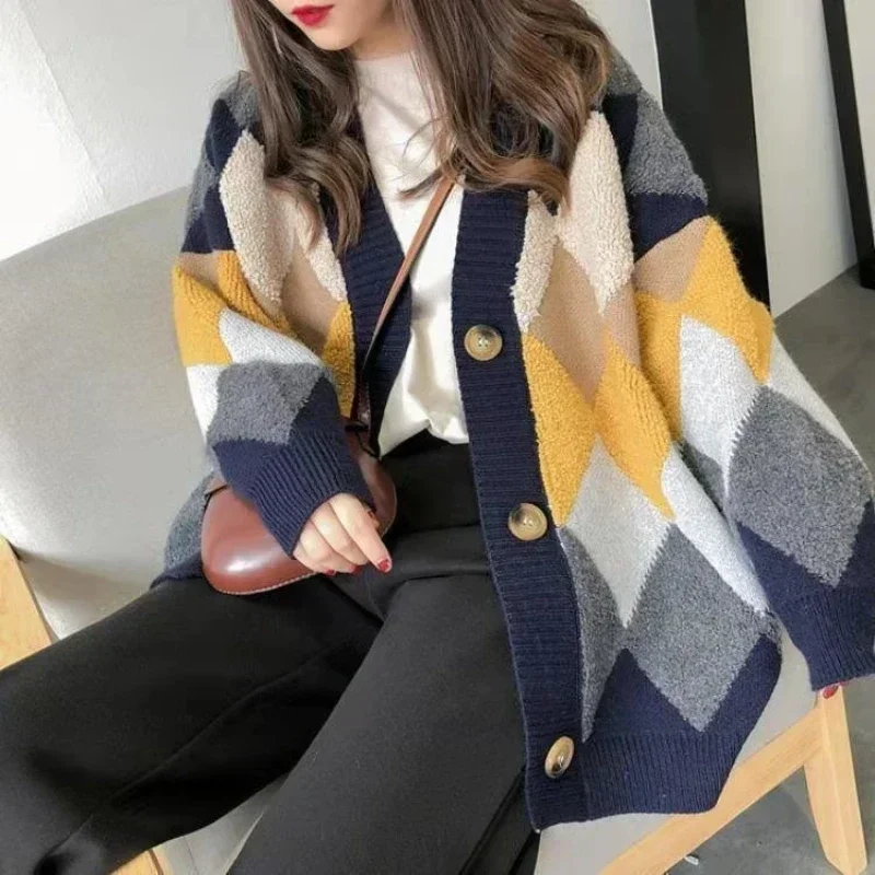 Women\'s Sweater Plaid Winter Button Knit Tops for Woman Beige Cardigan Warm Thermal Blouse Korean Style Sale Autumn 2024 Fashion