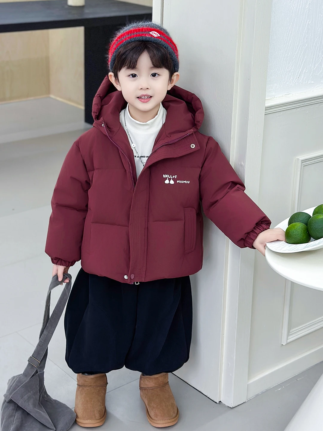 

Thiened Cotton Jaet for Boys with Hood Winter Warm Outerwear Trendy And Haome Youthful Sle Stand Fit Zipper Closure