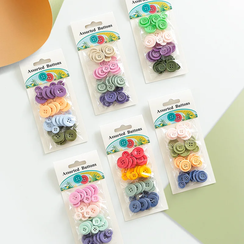 

Paper Card Color Resin Buttons Four-eye Round Edge Wide-brimmed Buttons Diy Hand-sewn Replacement Buttons